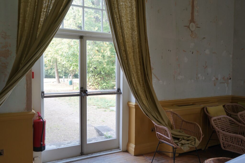 Gallery Item
